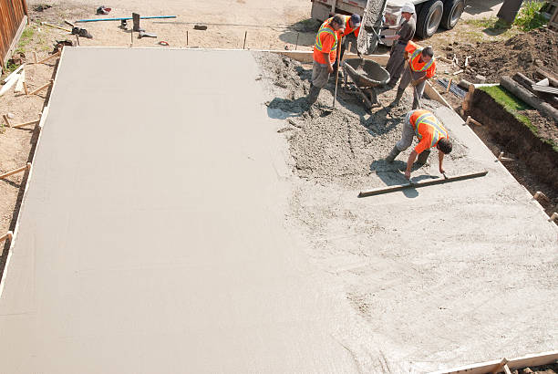 Best Commercial Concrete Contractor  in Overland Park, KS
